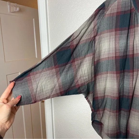 BNWT! LOVESTITCH Gray and Burgundy Plaid Women's Top Size L - Picture 2 of 8